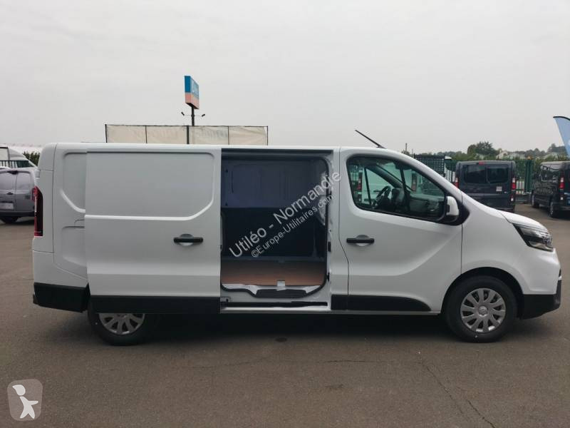 Véhicule utilitaire Nissan