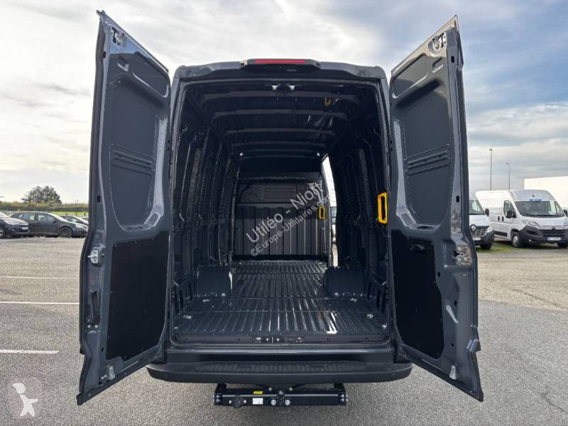 عربة نفعية Iveco