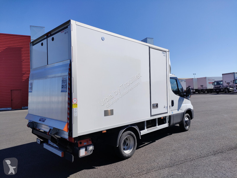 Iveco FRIGO 12M3 160 CV ROUES JUMELEES HAYON...