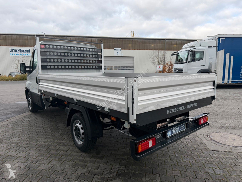 Véhicule utilitaire Iveco 35S14...