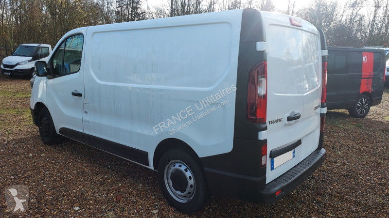 عربة نفعية Renault TRAFIC III FG L1H1 3T 2.0...