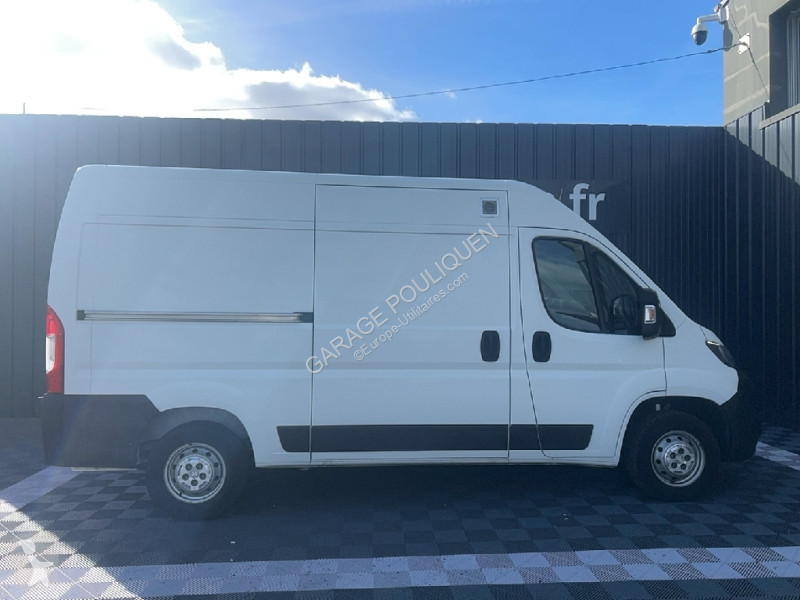 Véhicule utilitaire Peugeot L2H2 BLUEHDI 140...