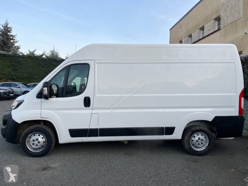 Véhicule utilitaire Peugeot