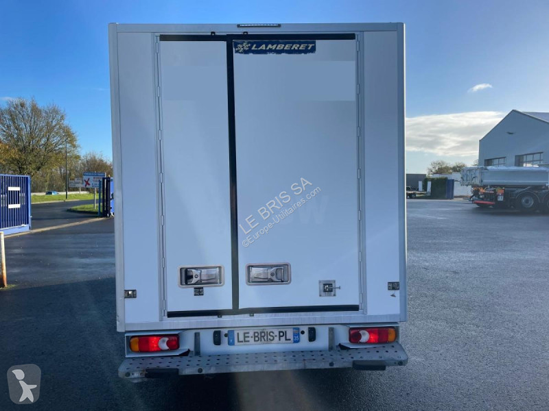 Véhicule utilitaire Renault MASTER 130