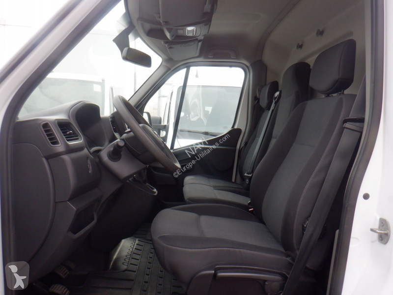 Véhicule utilitaire Nissan FG 3T5 RJ L4H3 2.3...