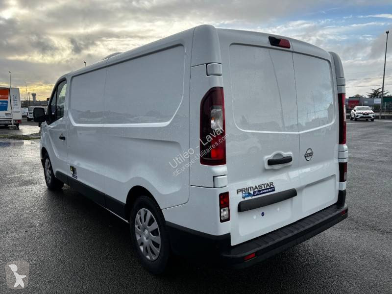 Véhicule utilitaire Nissan