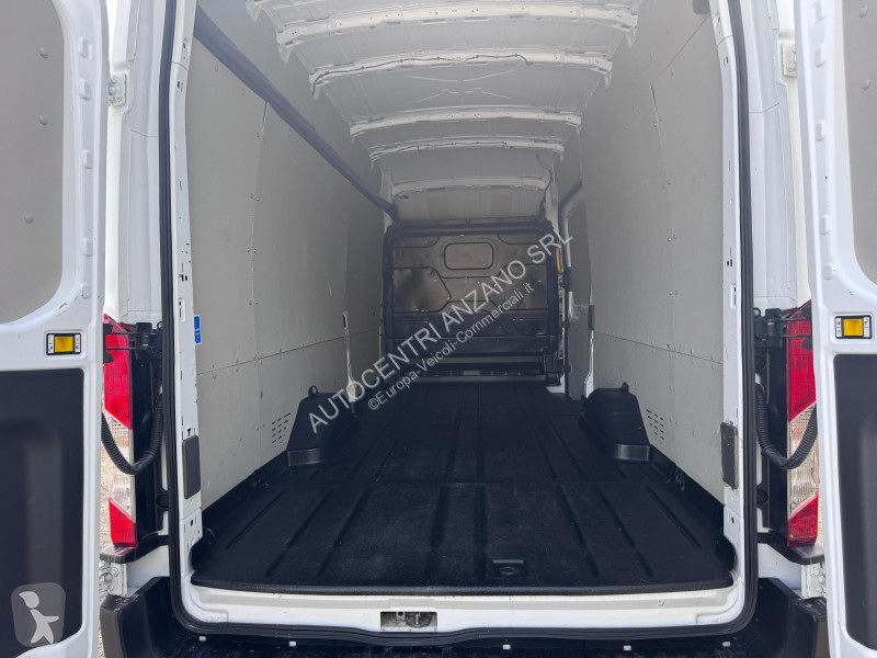 Véhicule utilitaire Ford