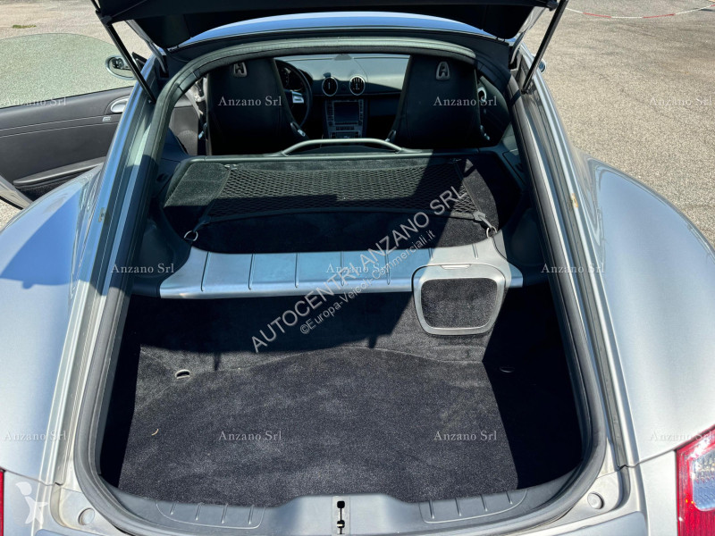 Samochód dostawczy Porsche Cayman Coupe