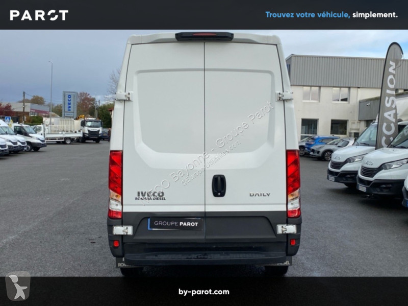 عربة نفعية Iveco 35S12 V11