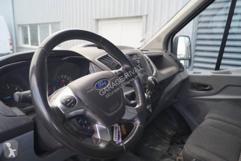 Samochód dostawczy Ford