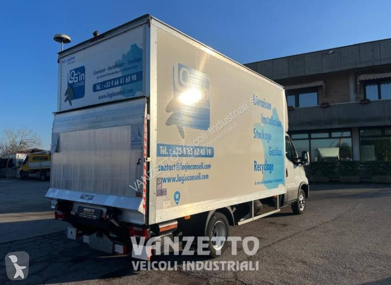 Furgoneta Iveco