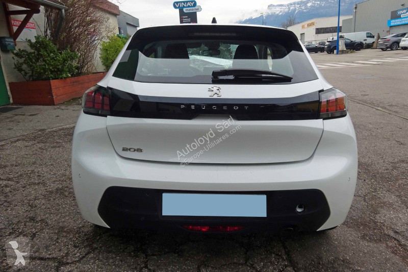 عربة نفعية Peugeot 1,2 PURETECH 100