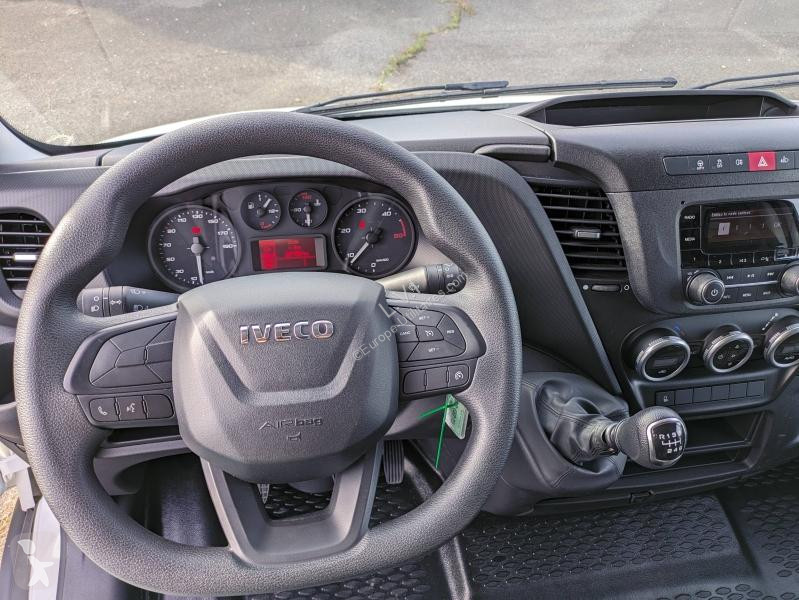 Véhicule utilitaire Iveco CCb 35C16H3.0...