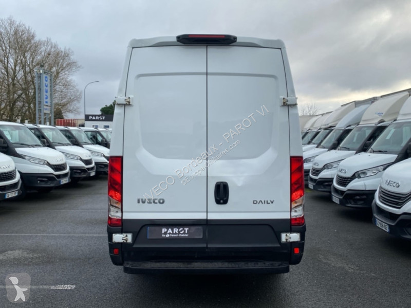عربة نفعية Iveco 35S14H V12