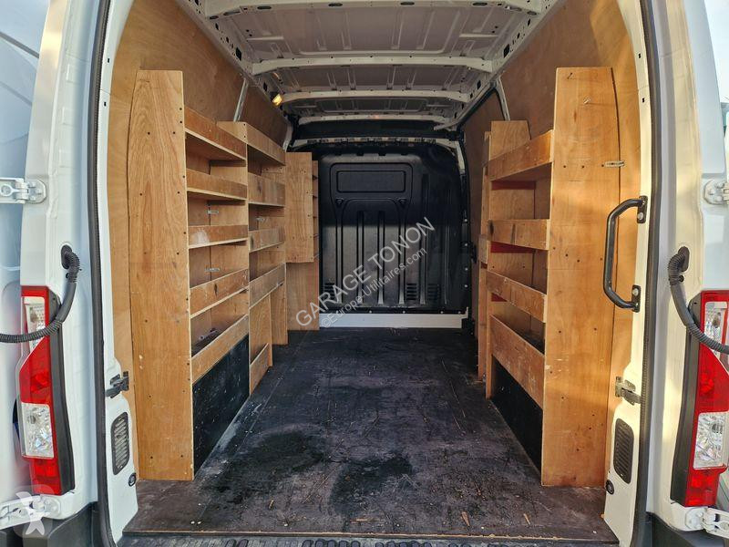 Véhicule utilitaire Renault L2H2 150