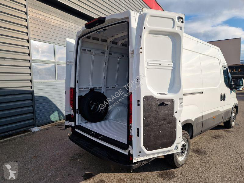 Véhicule utilitaire Iveco 35S14 GAZ GNC + ESSENCE
