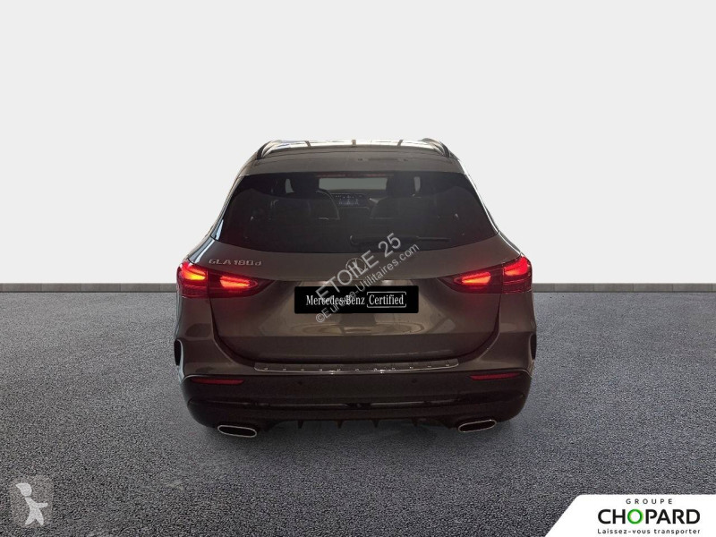 عربة نفعية Mercedes GLA 180 d 8G-DCT