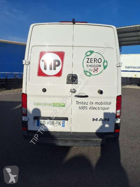 عربة نفعية MAN  Vehicle Light 4x2 - e Van standard