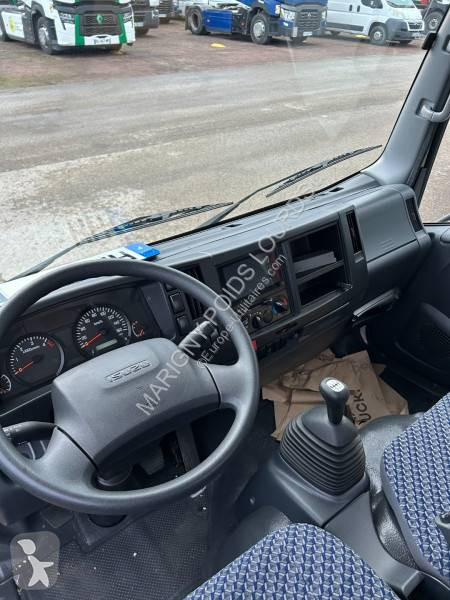 Samochód dostawczy Isuzu