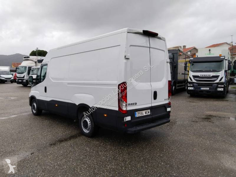 عربة نفعية Iveco