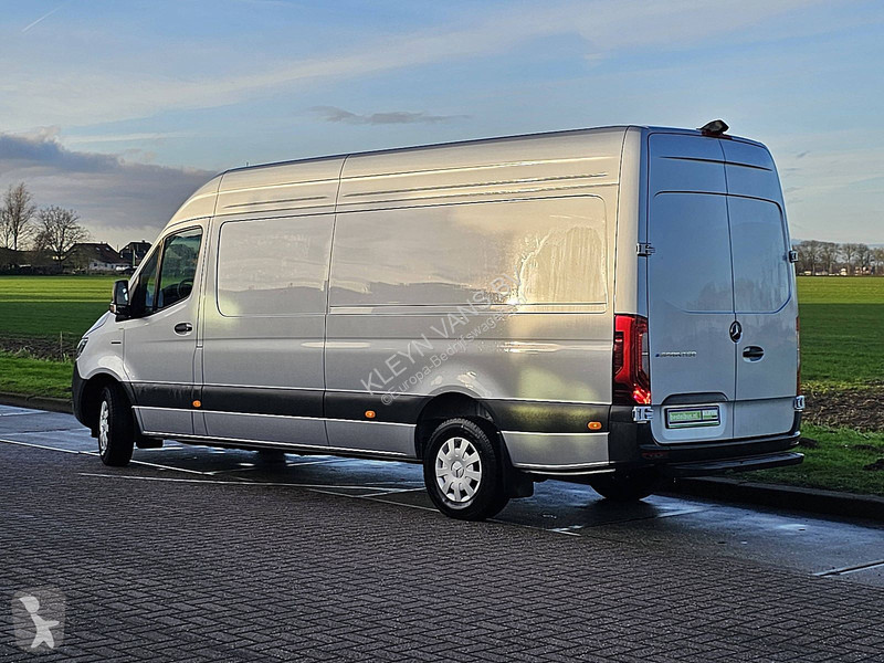 Véhicule utilitaire Mercedes 320 L3H2 300KmWLTP
