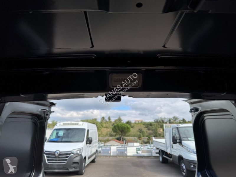 Véhicule utilitaire Renault L2H1 3T BLUE DCI...