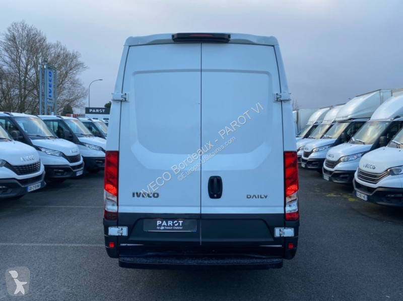 Haszongépjármű Iveco 35S14 V12