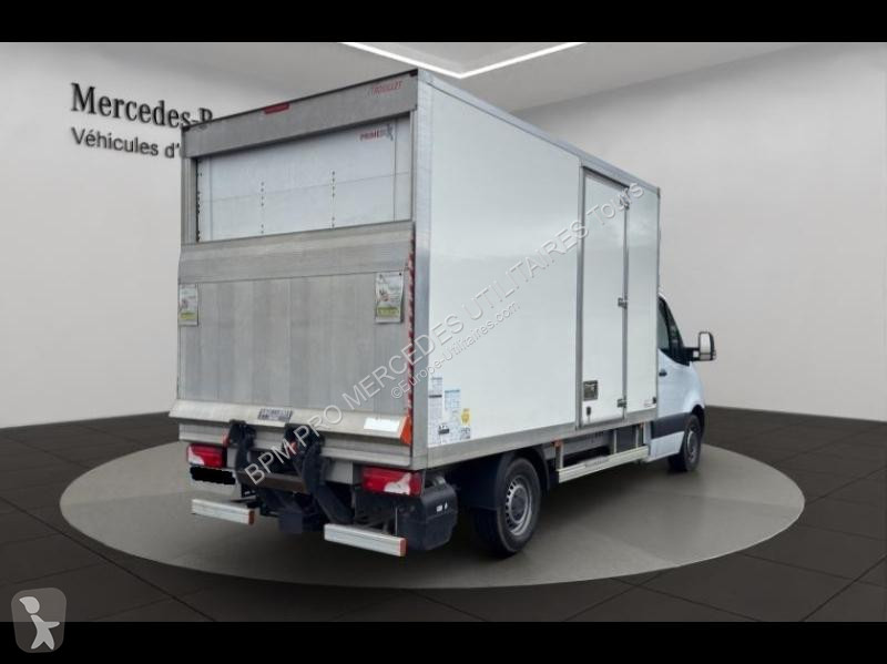 عربة نفعية Mercedes