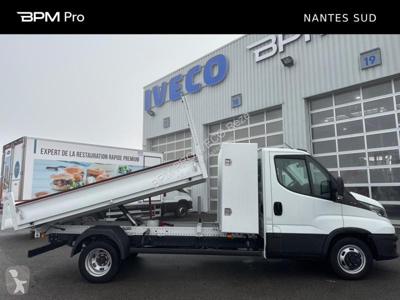 Véhicule utilitaire Iveco CCb 35C16H3.0...