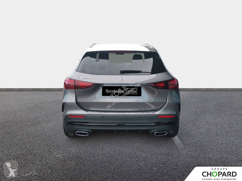 عربة نفعية Mercedes GLA 200 7G-DCT