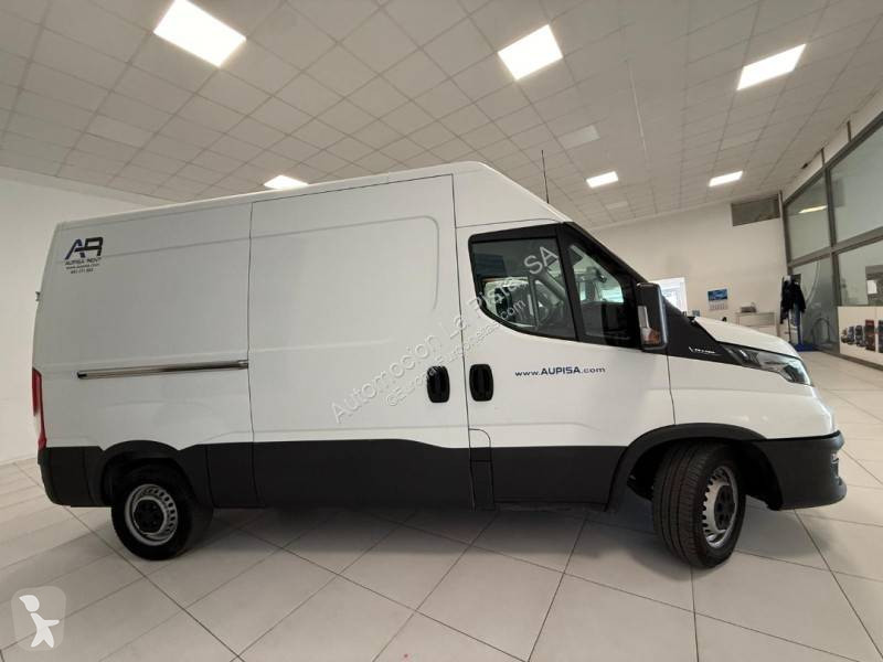 عربة نفعية Iveco