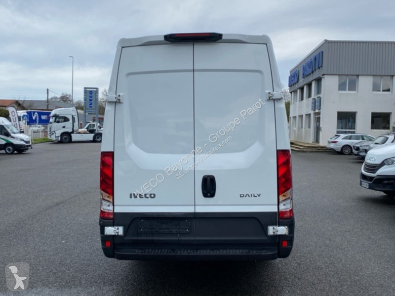 Nyttofordon Iveco 35S16H V16