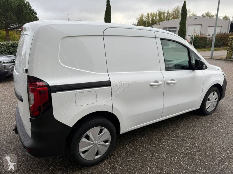 Véhicule utilitaire Nissan