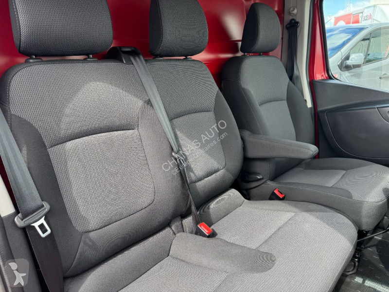 عربة نفعية Nissan L1H1 2.0 DCI 120 VISIA