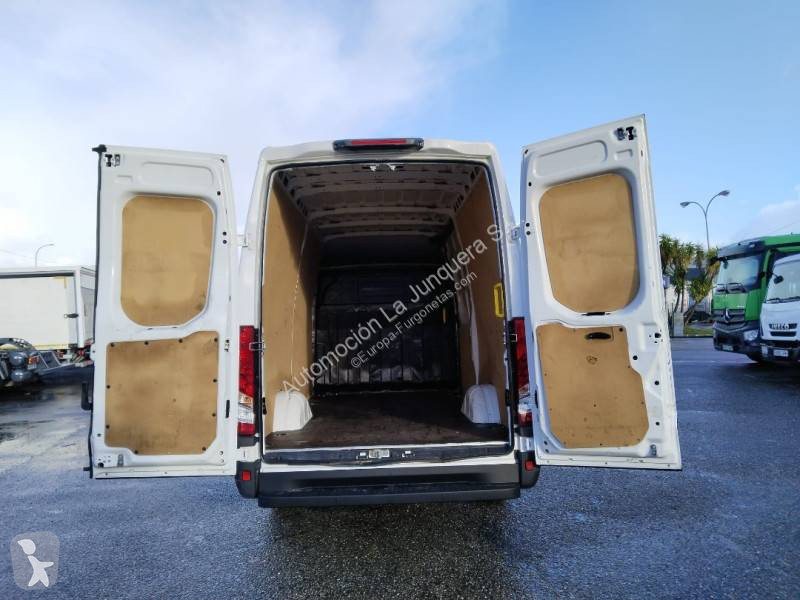 عربة نفعية Iveco