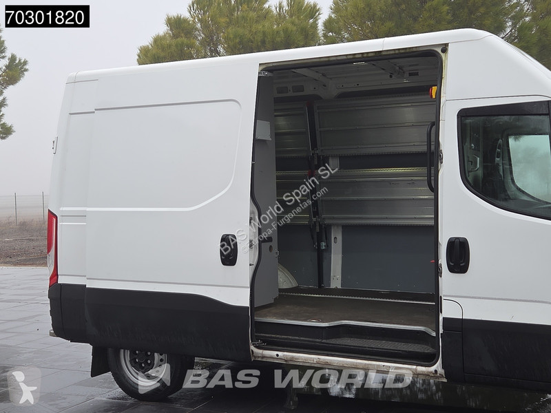 Furgoneta Iveco 35S12 L2H2 - Capacidad de...