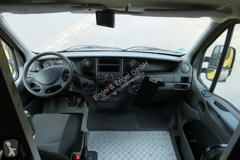 Лекотоварен автомобил Iveco Daily 35 S11 C30C...