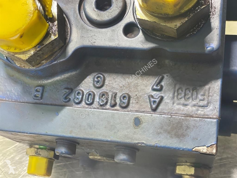 Лекотоварен автомобил Liebherr L524-Liebherr...