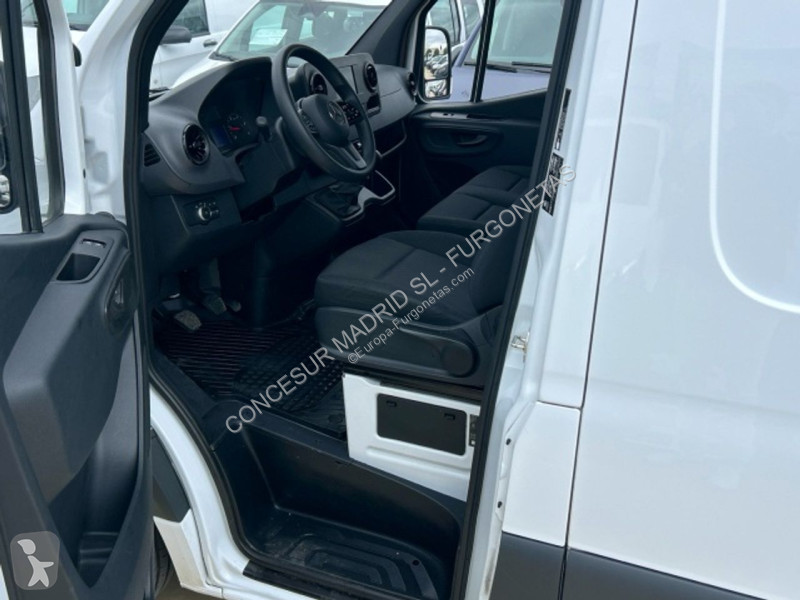عربة نفعية Mercedes 311 CDI FURGON MEDIO