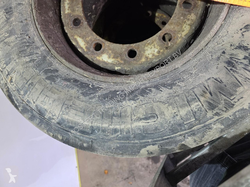 Samochód dostawczy Michelin 445/45 R19.5...