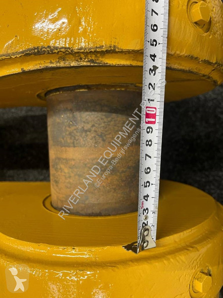 Véhicule utilitaire  5130 B bucket cylinder...