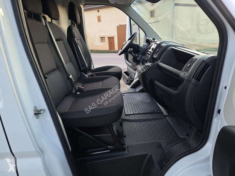 عربة نفعية Peugeot BOXER FG 330 L2H2 2.2...