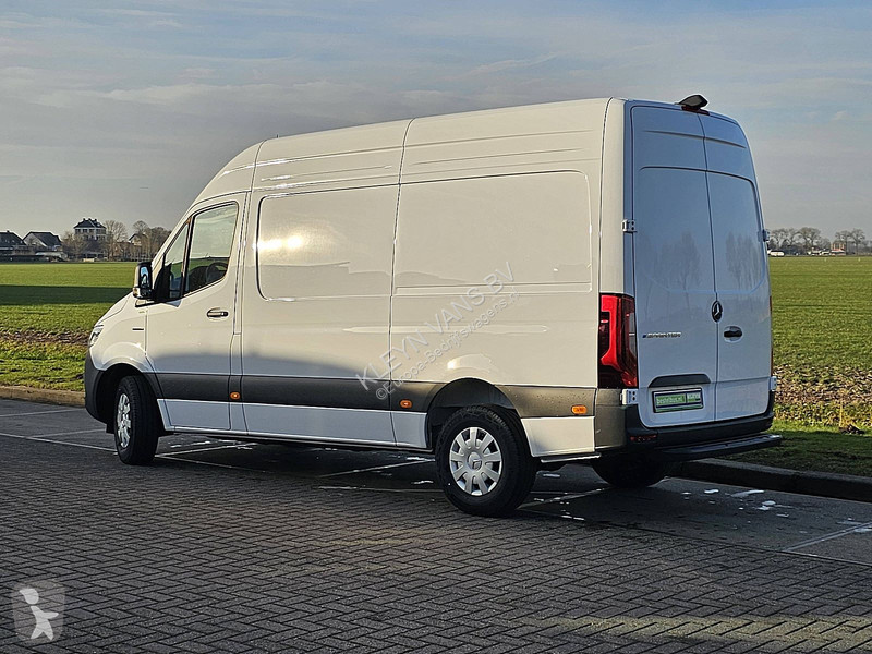 عربة نفعية Mercedes 81kWh 300KmWLTP L2H2