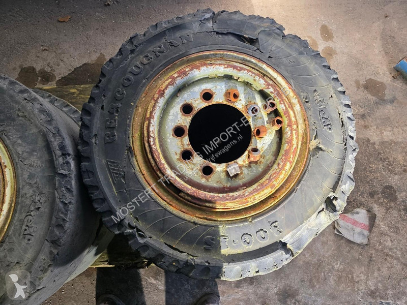 Furgoneta  300 -15 Bergougnan 300-15 Tire Set –...