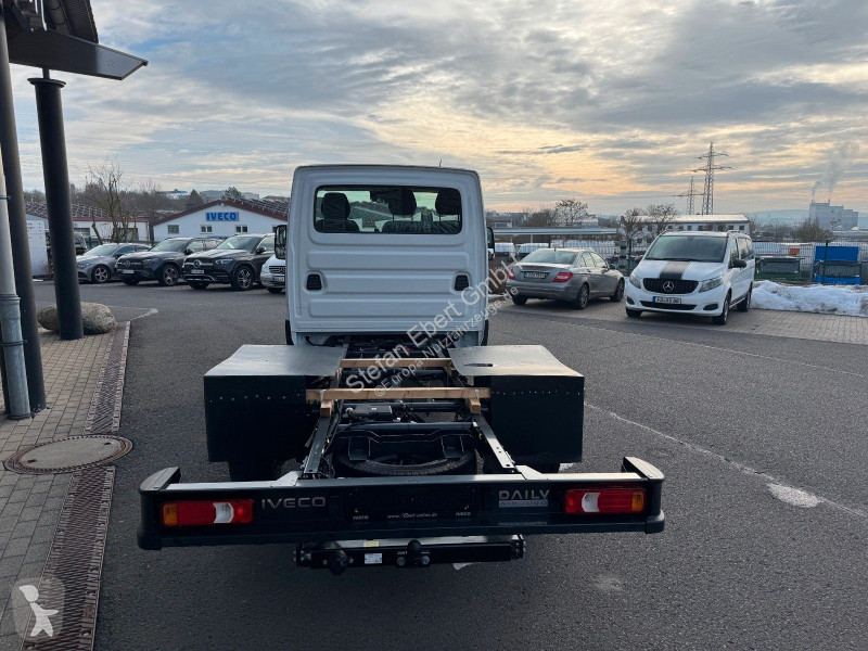 Nyttofordon Iveco 35S14 HA8 Fahrgestell...