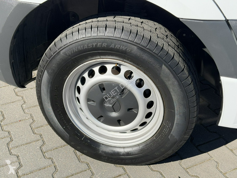 Samochód dostawczy Mercedes