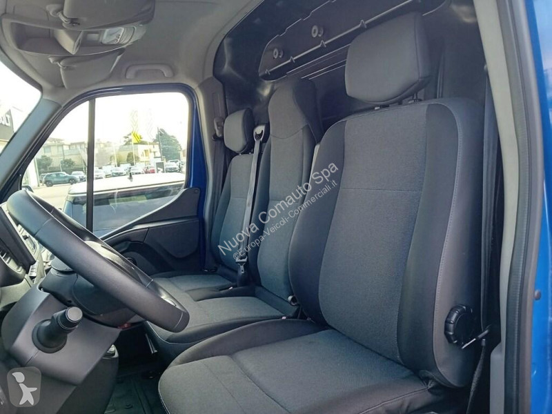 Коммерческий автомобиль Renault III 2019