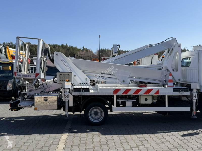Nissan  Transporter