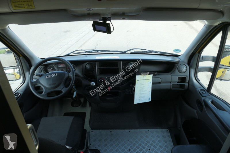 Véhicule utilitaire Iveco Daily 35 S11 C30C...
