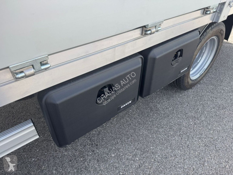 Véhicule utilitaire Iveco 35C18 A8 180CV 3L...